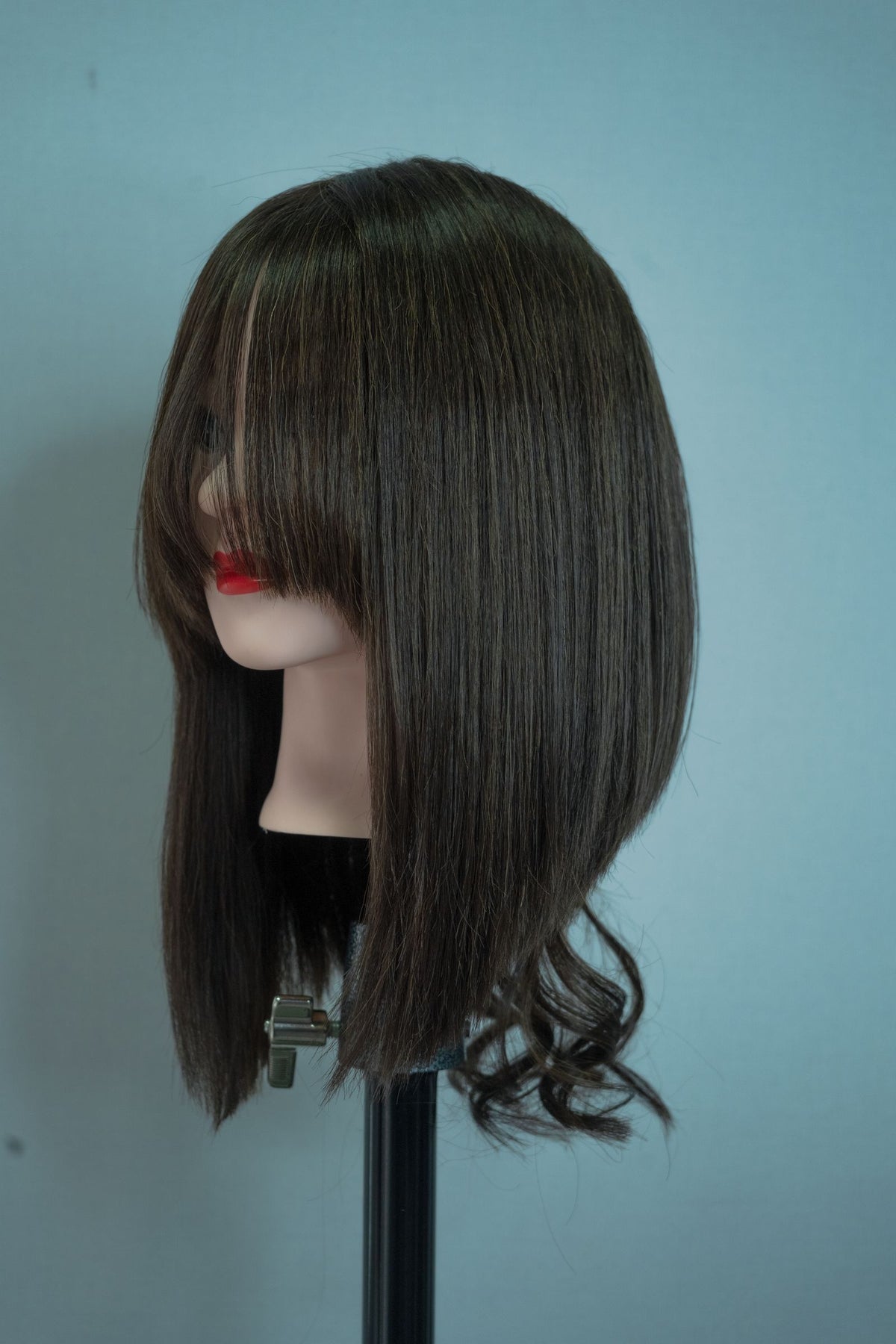 Atelier Élan Platinum Halo – Platinum Blonde, 16″ – Premium Perücke in Platinum Blonde